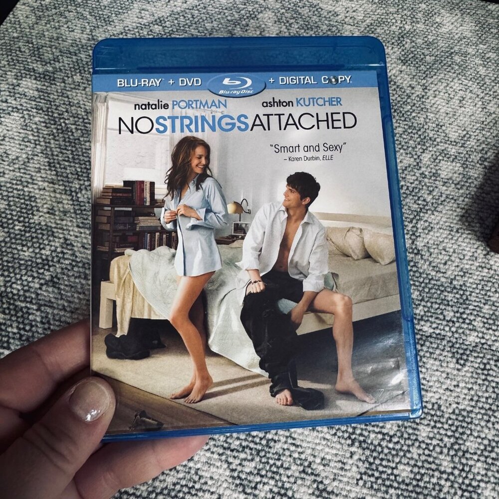 No Strings Attached (Blu-ray Disc, 2013, 2-Disc Set)